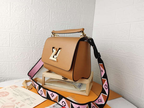 ルイヴィトンバッグ背面デザイン